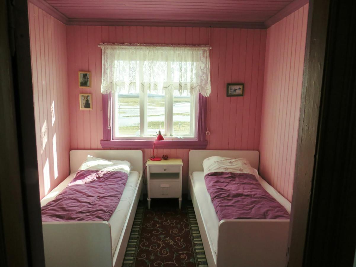 Husey Hostel & Horsefarm เอยิลส์สตาดีร์ ภายนอก รูปภาพ